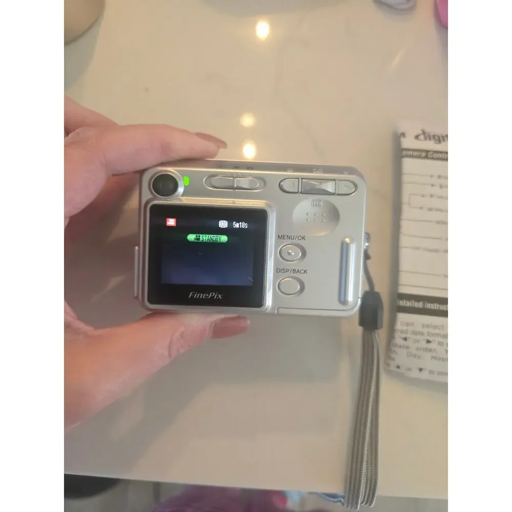 Fujifilm FinePix A Series A345 4.1MP Digital Camera working
